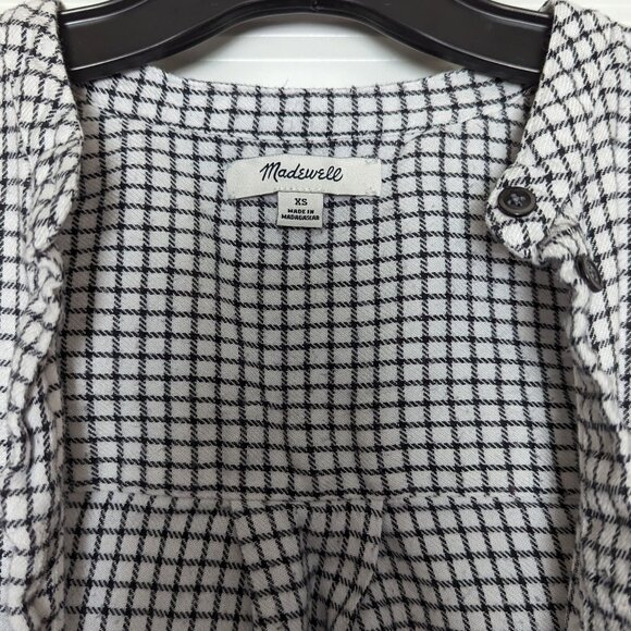 Madewell Women's XS gingham button-down with trumpet sleeves - Picture 2 of 4